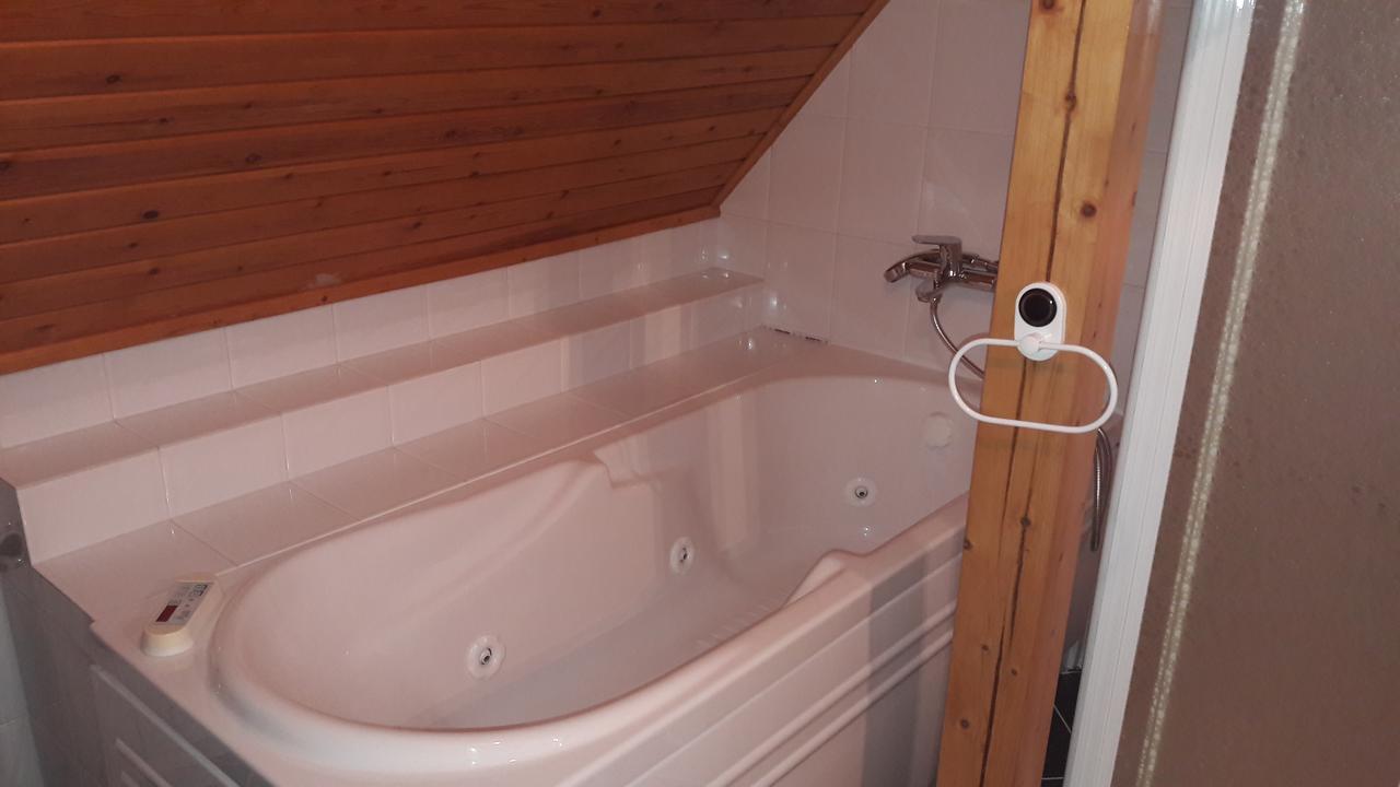 Pero Panzio Bed & Breakfast Дебрецен Екстериор снимка