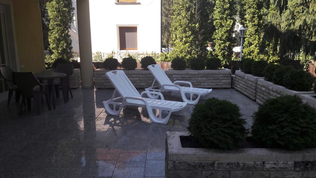 Pero Panzio Bed & Breakfast Дебрецен Екстериор снимка
