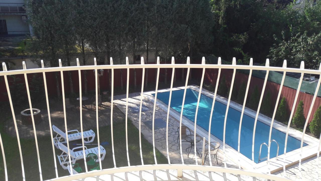 Pero Panzio Bed & Breakfast Дебрецен Екстериор снимка