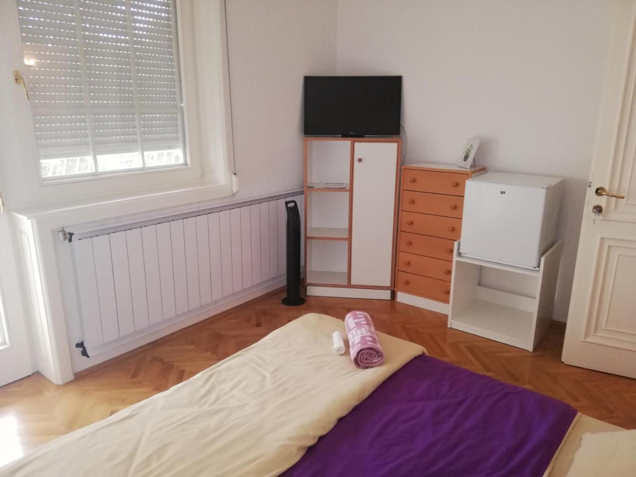 Pero Panzio Bed & Breakfast Дебрецен Екстериор снимка
