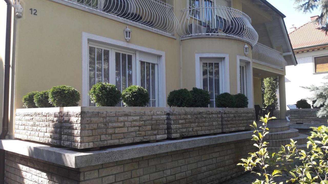 Pero Panzio Bed & Breakfast Дебрецен Екстериор снимка