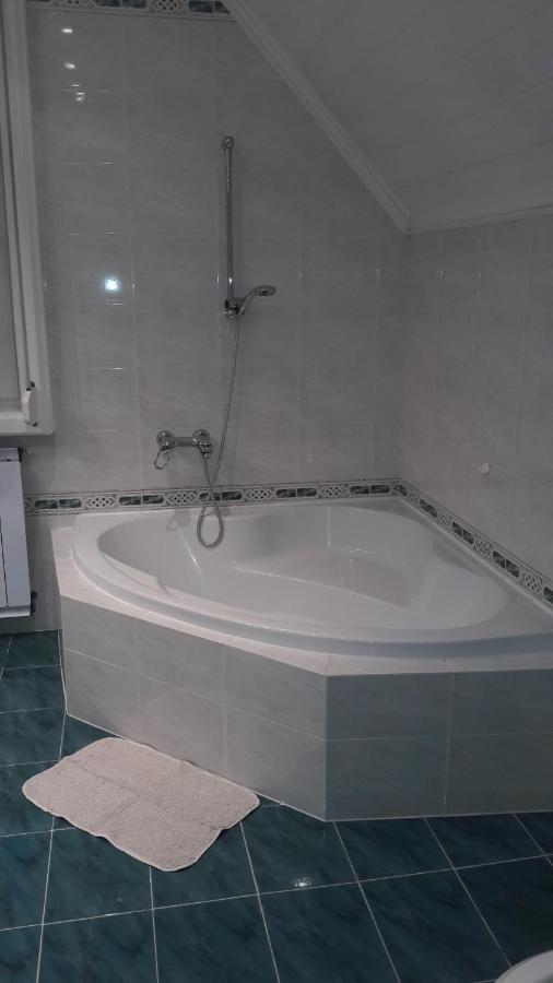 Pero Panzio Bed & Breakfast Дебрецен Екстериор снимка